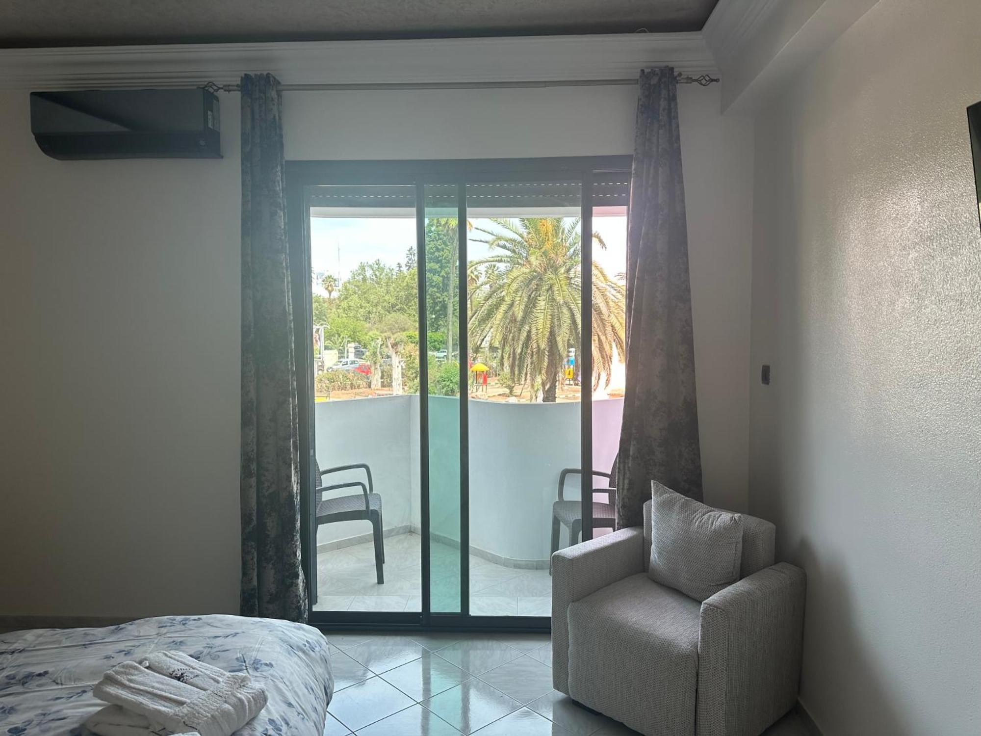 Appartements Nia Confort, Plein Centre Ville, Avec Terrasse Fez Zewnętrze zdjęcie