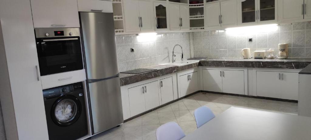 Appartements Nia Confort, Plein Centre Ville, Avec Terrasse Fez Zewnętrze zdjęcie
